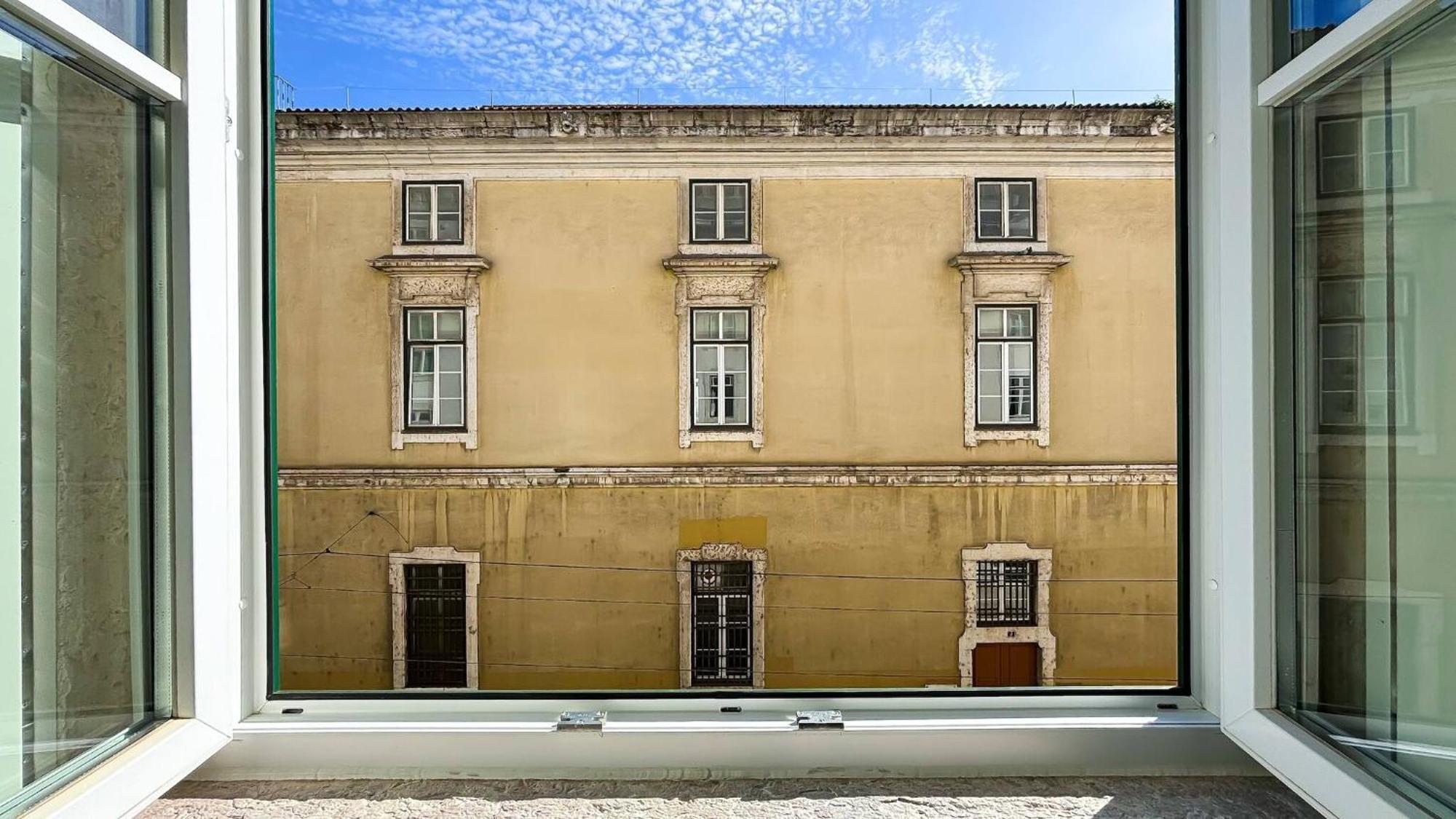 Arsenal124 * Lisbon